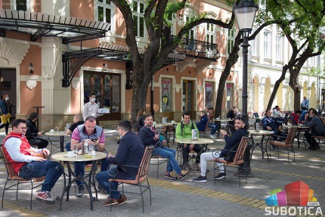 Ugostitelji većinom poštuju propisane mere