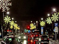 Počelo dekorativno božićno - novogodišnje ukrašavanje grada