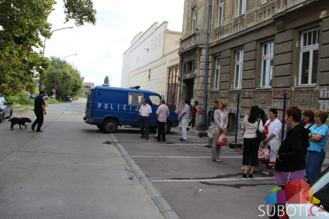 Lažna dojava o podmetnutoj bombi u Vojvođanskoj banci