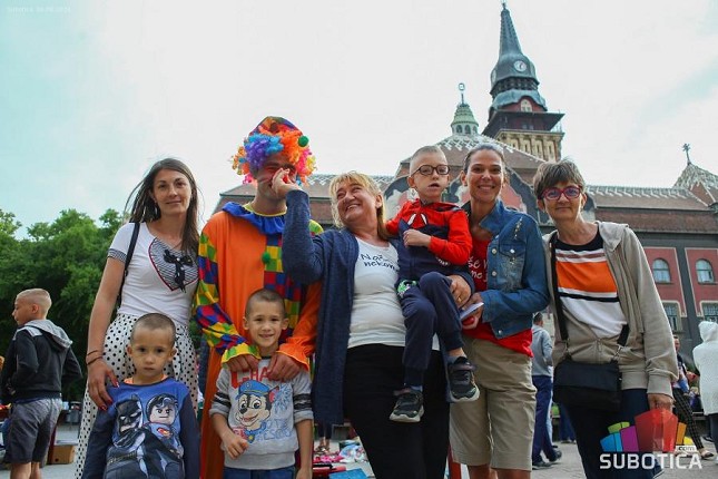 Subotičani velikog srca - na humanitarnom bazaru prikupljeno više od 235 hiljada dinara