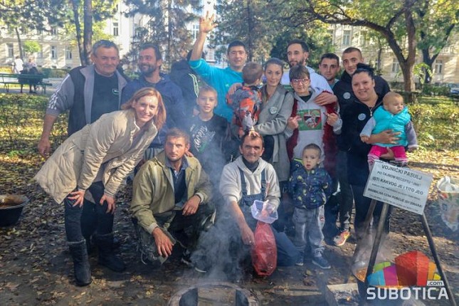 Na humanitarnom bazaru prikupljeno više od 300 hiljada dinara za Melindu, Lea i Leonu