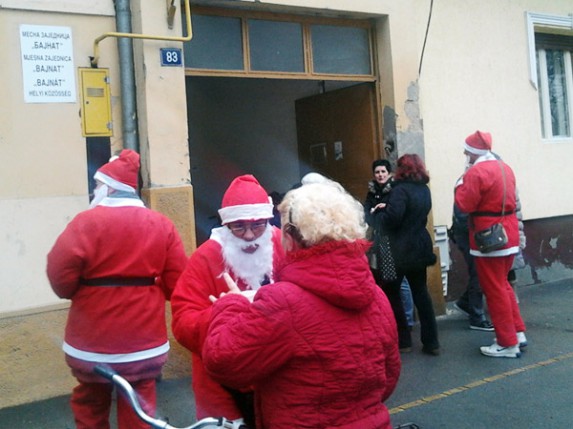 Deda Mrazovi u Bajnatu