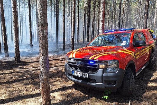 U ravnici nema predaha – vatrogasci danonoćno u akciji