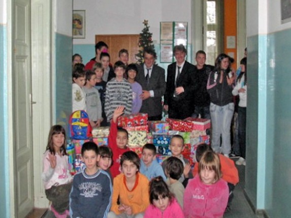 Novogodišnji paketići za učenike Školskog centra