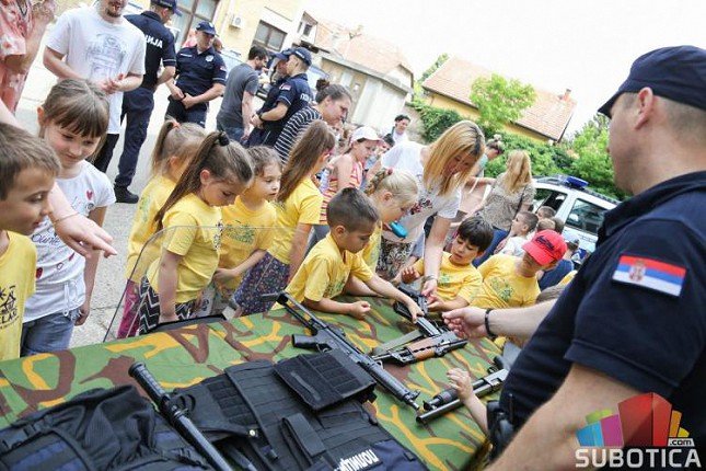 Taktično-tehnički zbor policije u nedelju ispred svečanog ulaza u Gradsku kuću