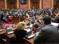 Manje poslanika jeftinija država