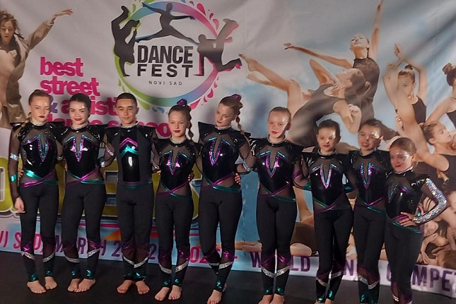 Zapažen nastup grupe "Stars" na međunarodnom plesnom takmičenju u Novom Sadu