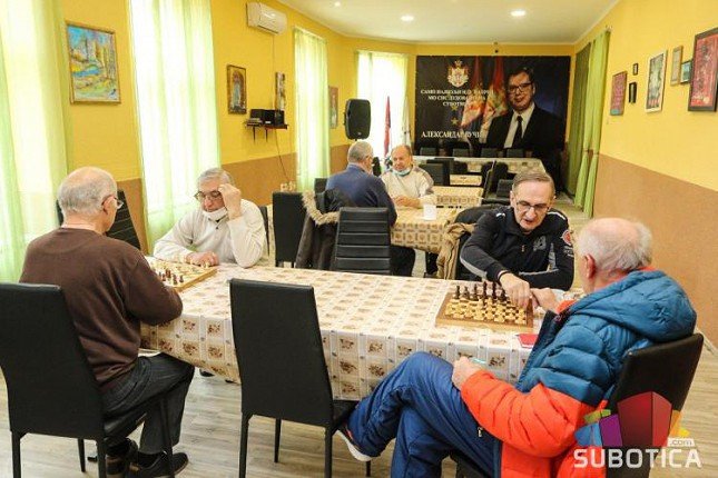 Unapređeni uslovi za druženje starijih sugrađana u prostorijama MZ "Dudova šuma"