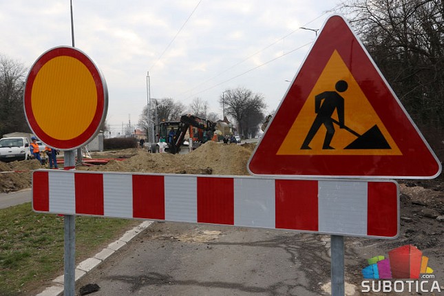 Obustavlja se saobraćaj kod petlje Bačka Topola
