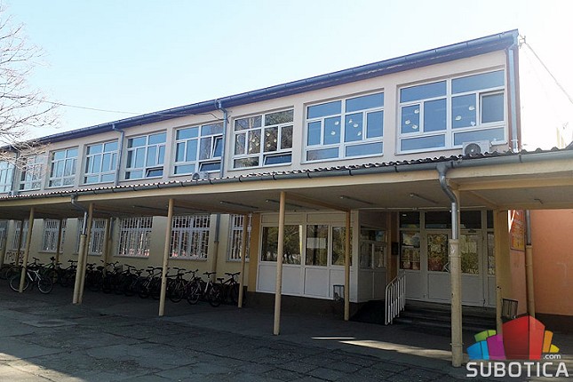 OŠ "Jovan Mikić" dobila novac za popravku štete prouzrokovane nevremenom