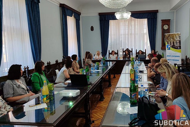 Održan okrugli sto Savetovališta ŠC "Dositej Obradović" - Izazovi i perspektive
