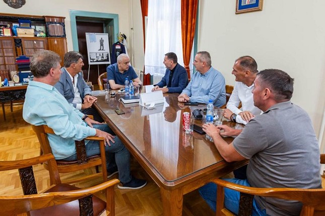 Delegacija FSS i FSV u Subotici: Dogovorena izgradnja „Kuće fudbala“ na Palićkom putu