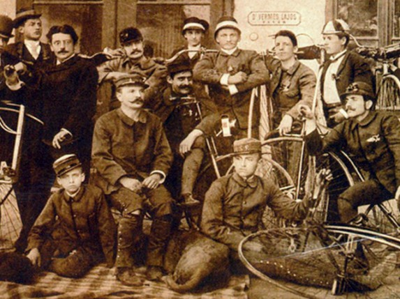 "Grad bicikla" izložba u Bačkoj Topoli