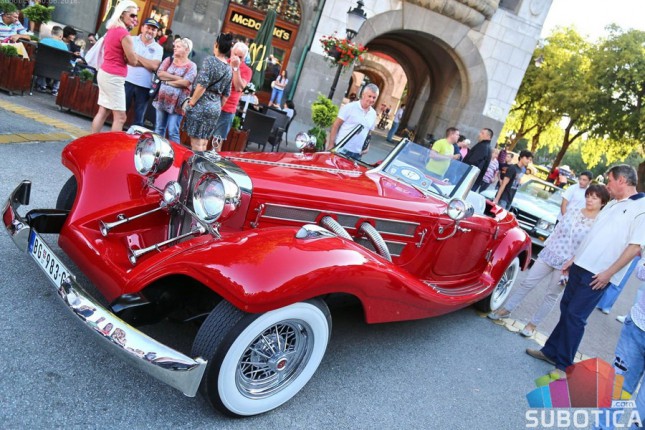 "Pokretni" muzej oldtajmera ponovo u Subotici