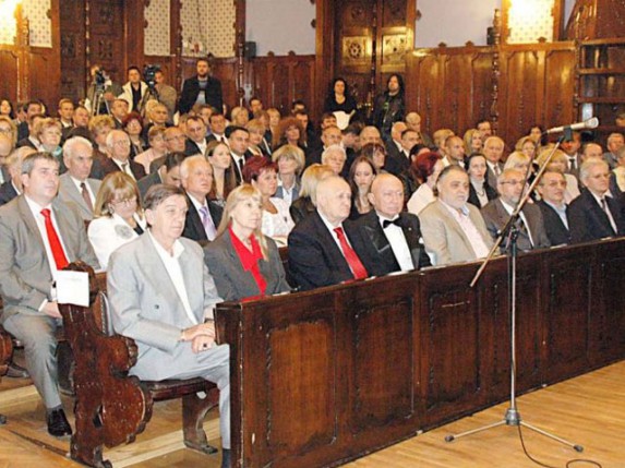 Javni poziv za predlog Počasnog građanina i Pro urbe