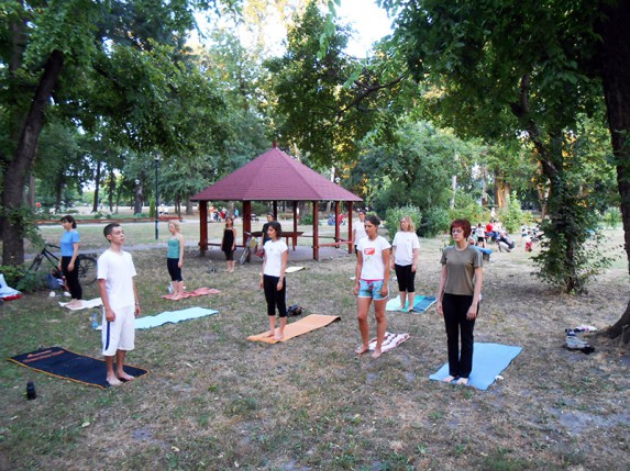 Joga za mlade u Dudovoj šumi
