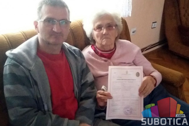 Sa 87 godina saznala da nema državljanstvo