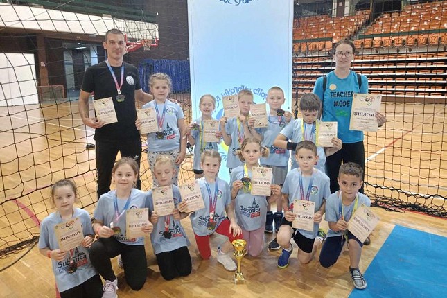 Najmlađi osnovci škole "Hunjadi Janoš" iz Čantavira treći na Olimpijskim sportskim igrama učenika