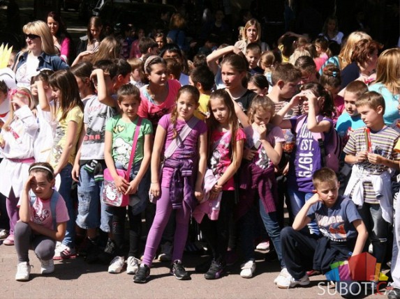 Oralna higijena+pravilna ishrana = zdravi zubi