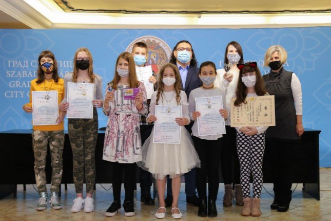 Polaznici Likovne radionice "EmArt" osvojili šest medalja i dva pehara