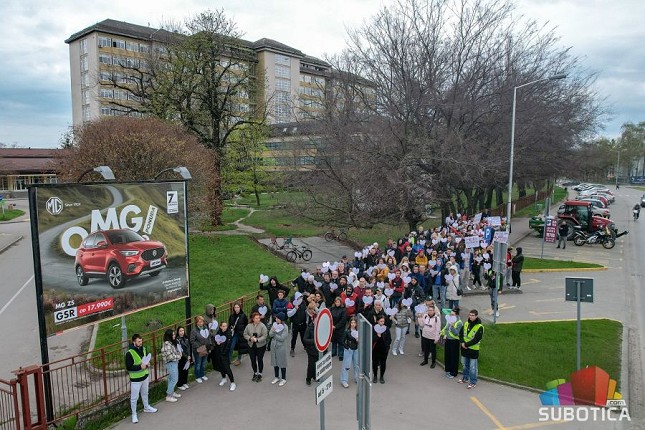 Protestna šetnja: Tišina za stradale, podrška medicinarima i donacija Kolevci