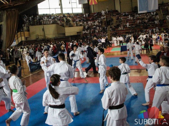 18 medalja Karate kluba "Enpi" na Kupu Vojvodine u Vrbasu