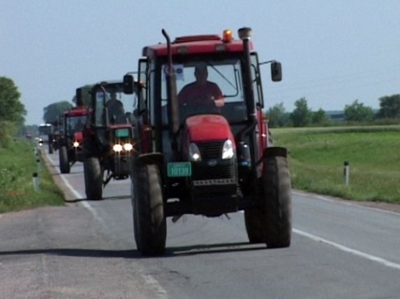 Traktori na putevima - sastanak kod Petrovića