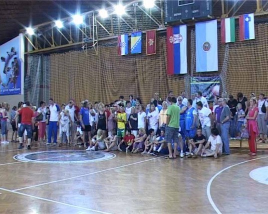 Završen 15. međunarodni košarkaški turnir za veterane i veteranke