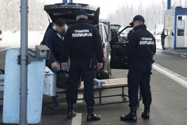 Čehinja nakon pretresa u donjem vešu pokušala da pobegne policiji