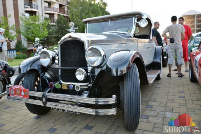 Izložba i defile oldtajmera za vikend u Subotici