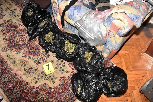 Pronađena veća količina marihuane, uhapšena trojica