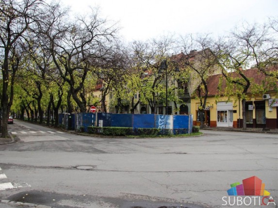 Izgradnja većeg spomenika Deže Kostolanjiju