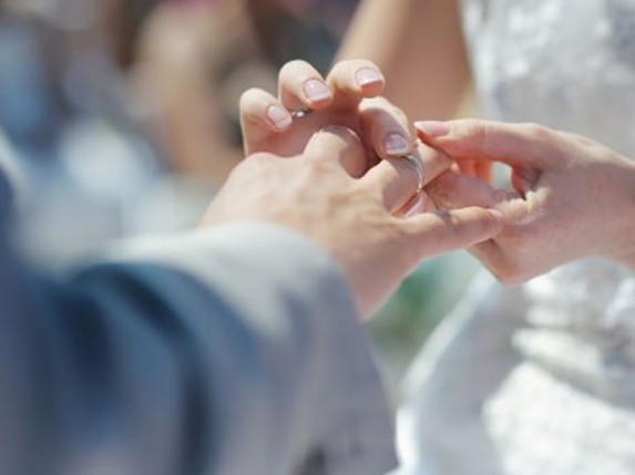 Srbi žene Mađarice zbog lakšeg dobijanja radnih dozvola EU