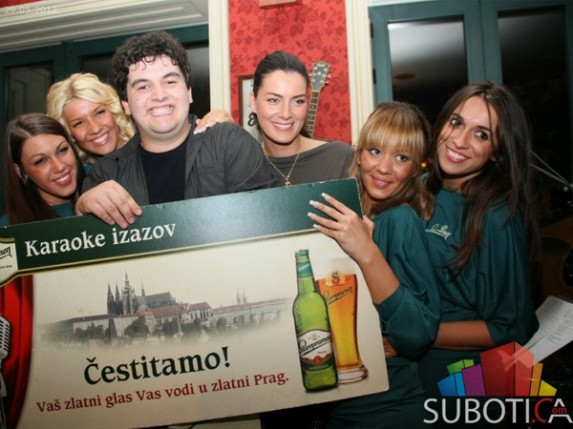 Andrej Ademi pobednik nacionalnog finala Staropramen karaoke izazov