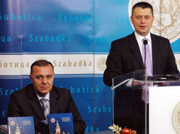 Božićna čestitka Gradonačelnika i predsednika Skupštine