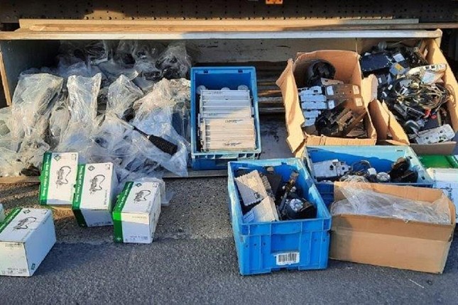 Pokušao da prenese preko granice auto-delove u vrednosti od 43.000 evra