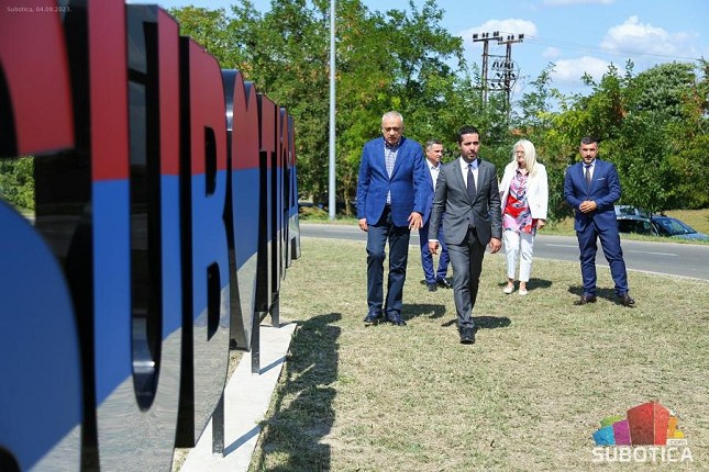 Uništavanje natpisa na mađarskom jeziku vandalski čin