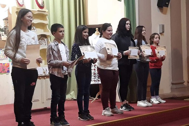 Nagrađeni đaci na foto-konkursu pod nazivom "Poštujmo različitosti"