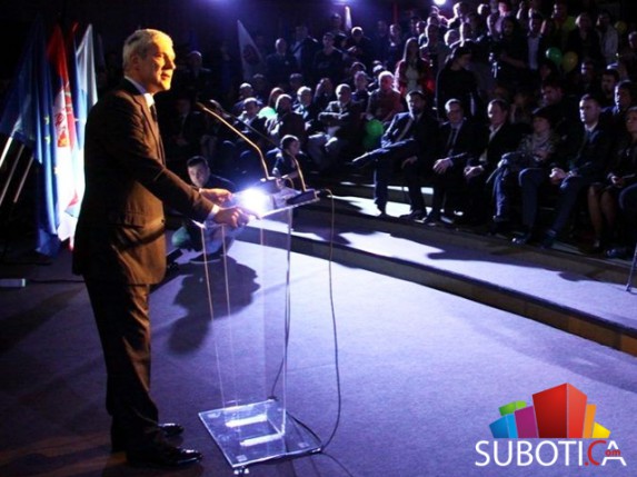 Boris Tadić: Građani strahuju da će im deca živeti u siromaštvu