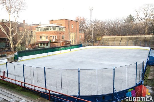 Prikupljanje potpisa podrške za "ledenu dvoranu" u utorak (5. jula) na Gradskom trgu