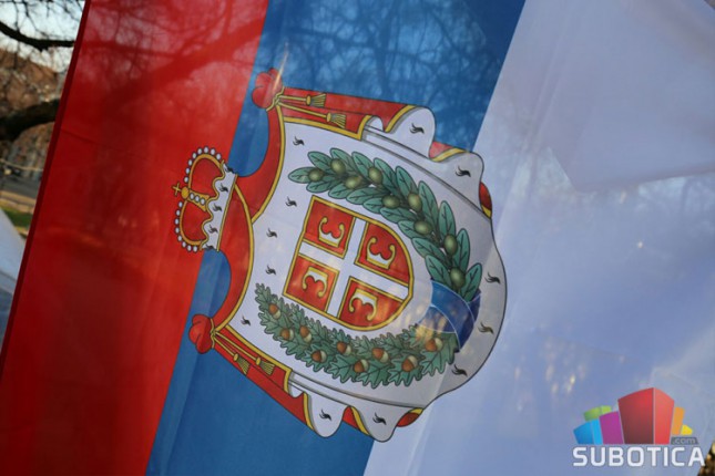 Nova zastava Vojvodine zavijorila se na Gradskoj kući