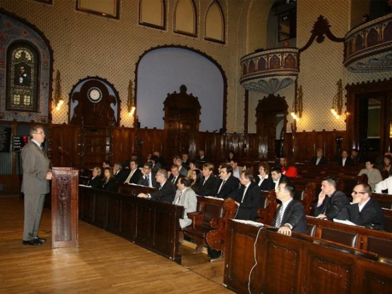 SVM zloupotrebio podršku stranaka?