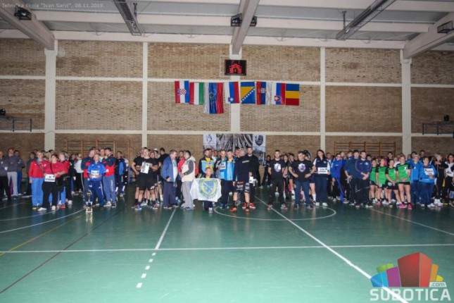 Rukomet: Održan 3. veteranski turnir, "Familija" i "Frajle" najuspešniji