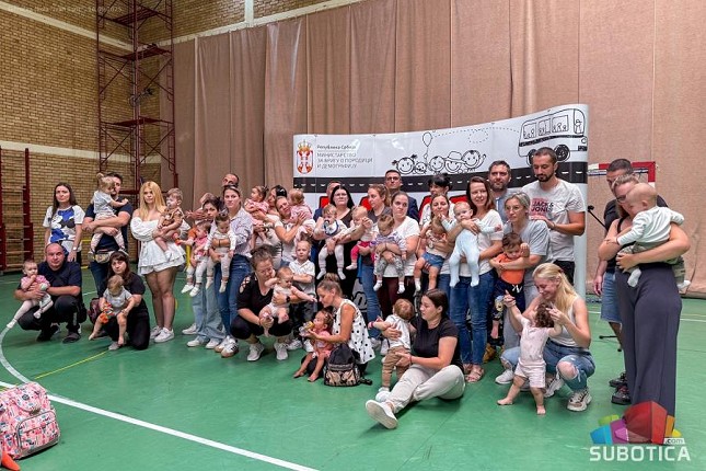 „Karavan roditeljstva": Podrška porodici kao stubu društva