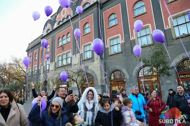 Dan prevremeno rođenih beba - u Srbiji se godišnje prevremeno rodi 4500 beba