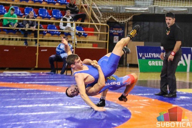 Rvanje: Mlađi takmičari Spartaka osvojili četiri medalje na memorijalu u Kanjiži