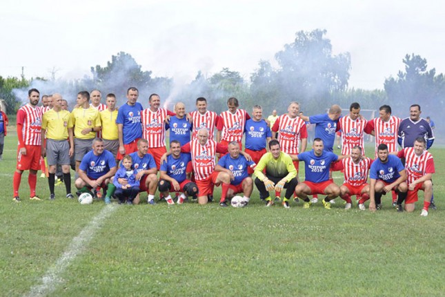 Fudbal: Veterani Crvene zvezde gostovali u Višnjevcu povodom jubileja 70 godina FK "Udarnik"