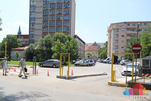 "Brza" rampa na parkingu kod Otvorenog univerziteta od septembra