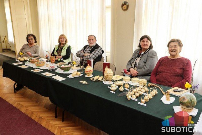 Uskršnja jaja i slike zasijali slamarskim sjajem