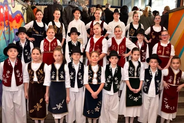 Više od 300 mališana na međunarodnom festivalu folklora